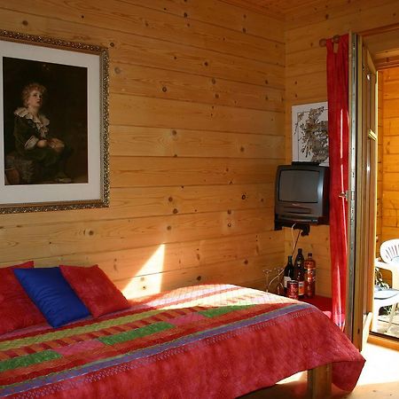 Holzhaus Im Gruenen B&B พัสเซา ภายนอก รูปภาพ