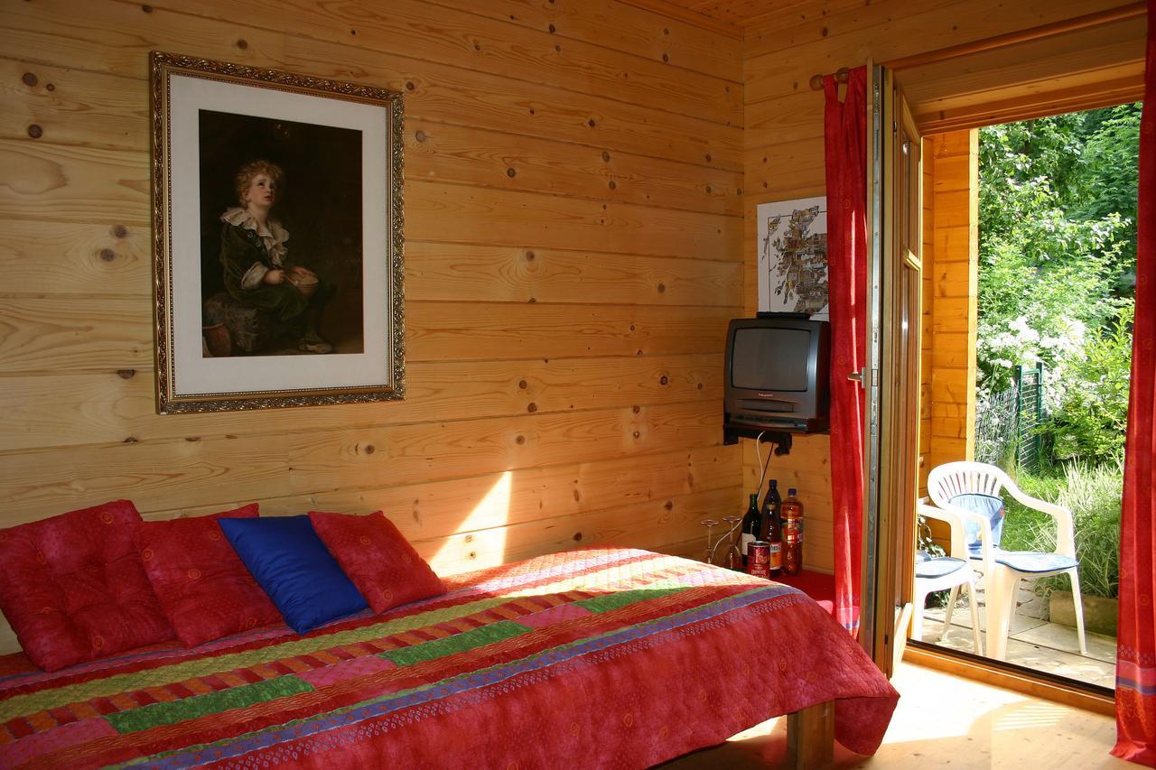 Holzhaus Im Gruenen B&B พัสเซา ภายนอก รูปภาพ
